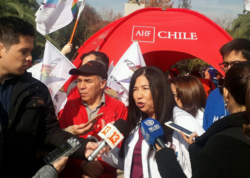 TECNÓLOGOS MÉDICOS FUERON GRANDES PROTAGONISTAS EN MULTITUDINARIA MARCHA POR EL ORGULLO LGBTI